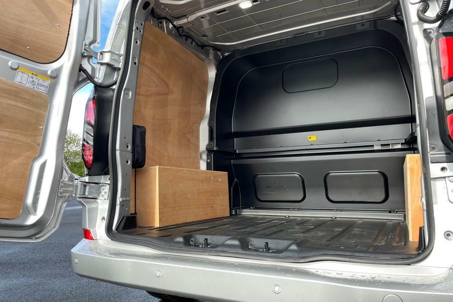 Ford Transit Custom 320 Limited L1 Swb Double Cab In Van Fwd 2.0 Ecobl YS75LUB Silver #4
