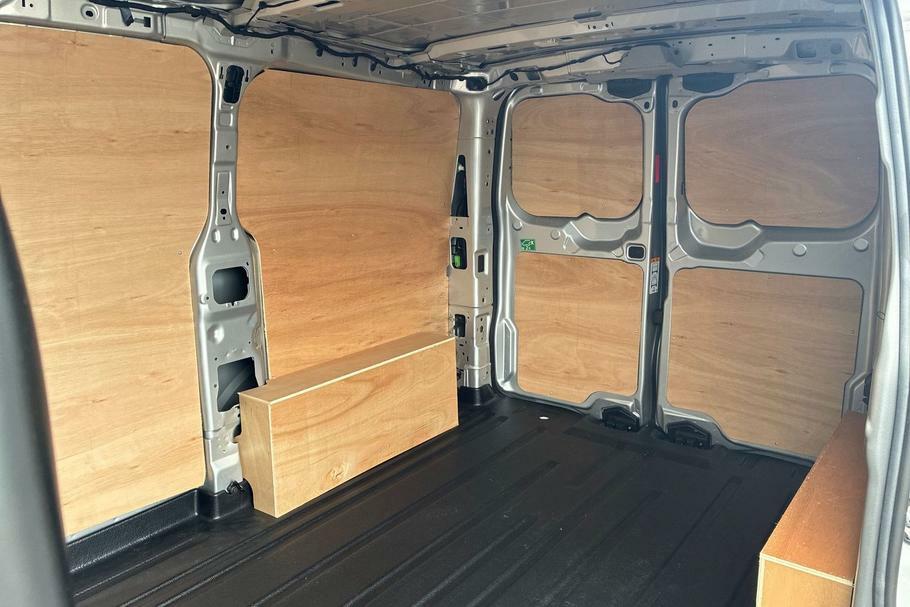 Ford Transit Custom 320 Limited L1 Swb Fwd 2.5 Phev 232Ps Low Roo MM75UFV Silver #4