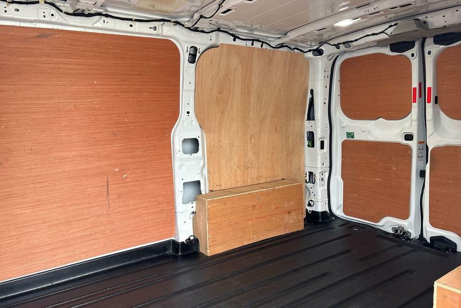 Ford Transit Custom 300 Limited L1 Swb Fwd 2.0 Ecoblue 136Ps Low Roof DS24ZYO White #4