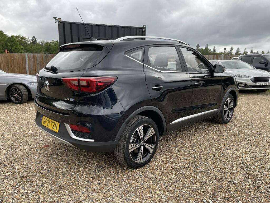 MG ZS 44.5Kwh Exclusive Suv 143 Ps Black #4
