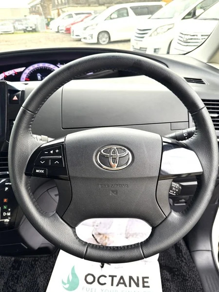 Toyota Estima 2013 2.4 Aeras 7 Seats Leather Apple Carpla White