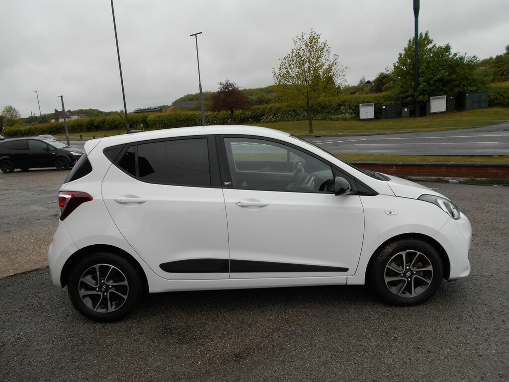 Hyundai I10 Hatchback 1.0 I10 Go Se 1.0 My19 201818 YM18ZMO White #4