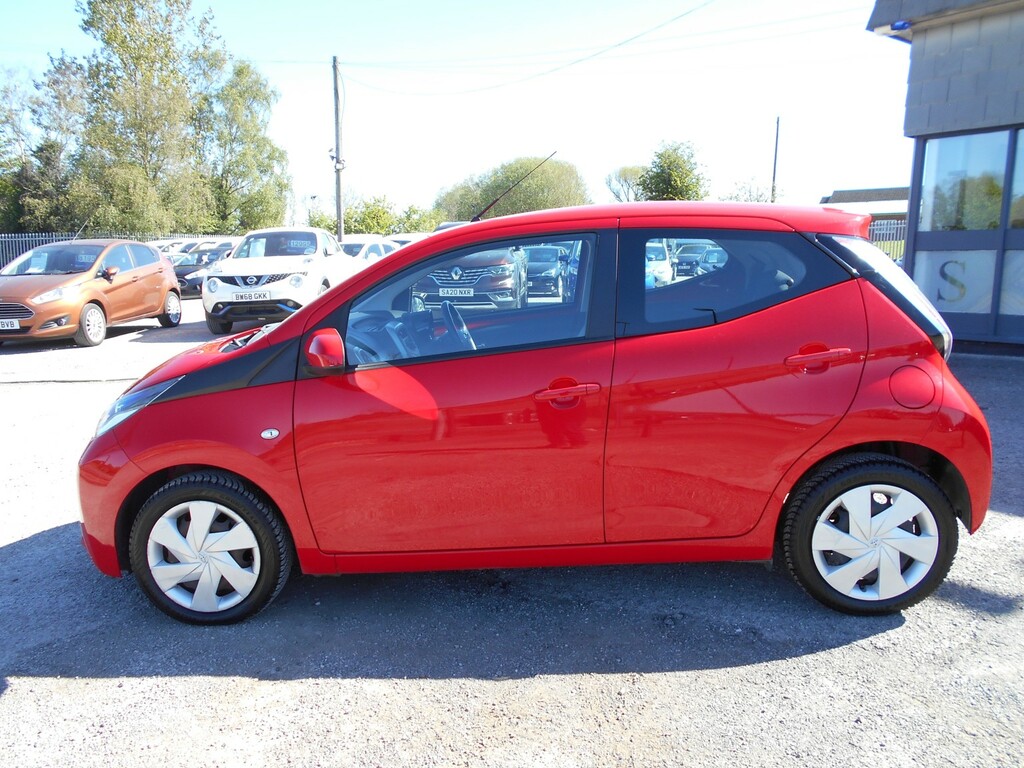 Toyota Aygo Hatchback 1.0 Vvt-i X-play 201717 Red #3