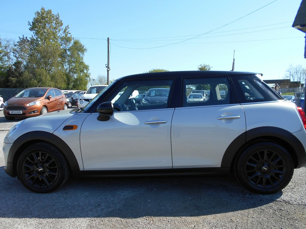 Mini Hatch Hatchback 1.5 5-Door Hatch Cooper D 201767 Silver #3