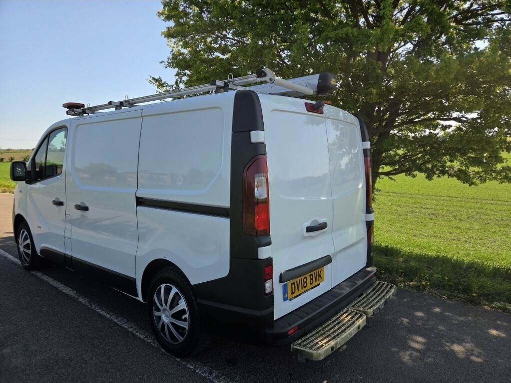 Vauxhall Vivaro Panel Van 1.6 Cdti 2900 2018 DV18BVK White #5