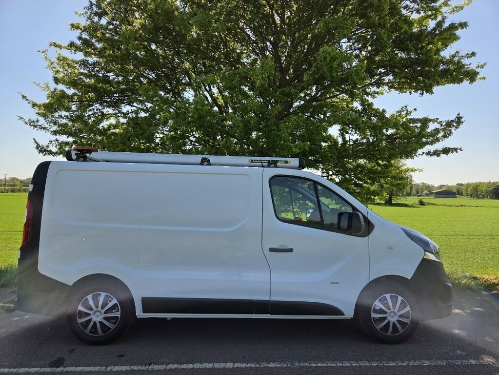 Vauxhall Vivaro Panel Van 1.6 Cdti 2900 2018 DV18BVK White #2