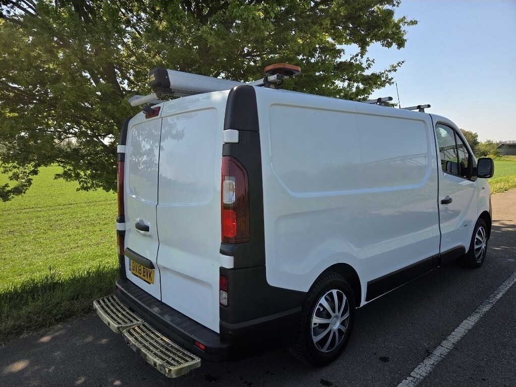 Vauxhall Vivaro Panel Van 1.6 Cdti 2900 2018 DV18BVK White #3