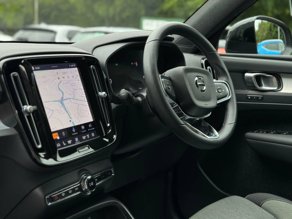 Volvo XC40 2.0L B3 Mhev Plus Dark Dct WG72VRD #2