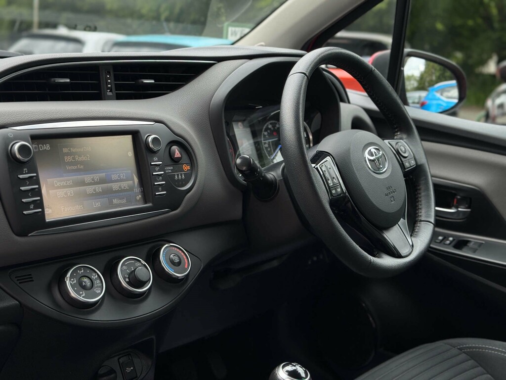 Toyota Yaris 1.5L Icon Tech MH68LXF Red #2