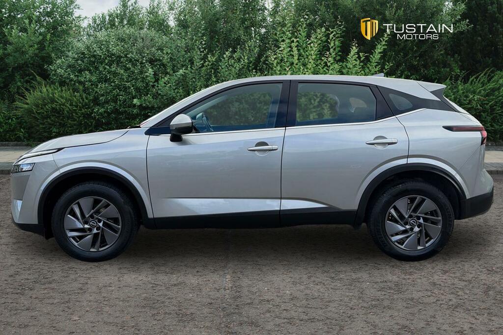 Nissan Qashqai Nissan Qashqai 1.3 Dig T Mhev Acenta Premium Su... 