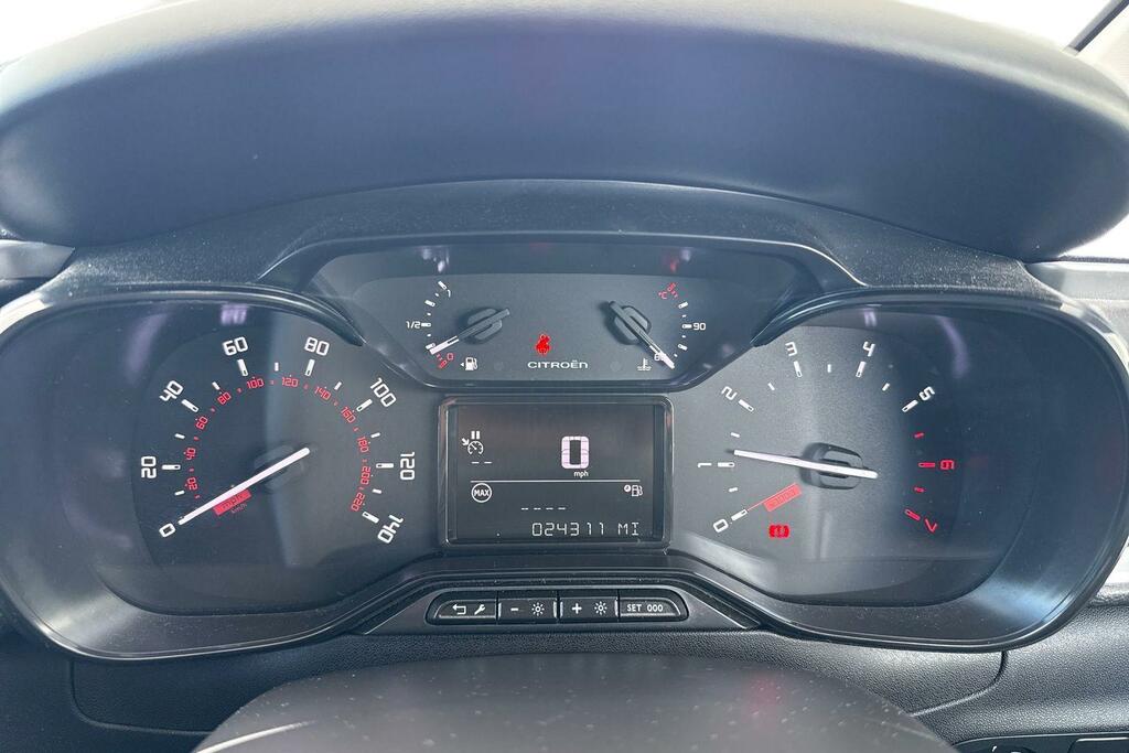 Citroen C3 Citroen C3 1.2 Puretech Plus Hatchback Petr... MT24WNC #5