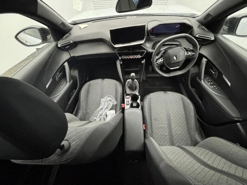 Peugeot 2008 Peugeot 2008 Suv 1.2 Puretech Allure Suv Pe... PY75EUN #2