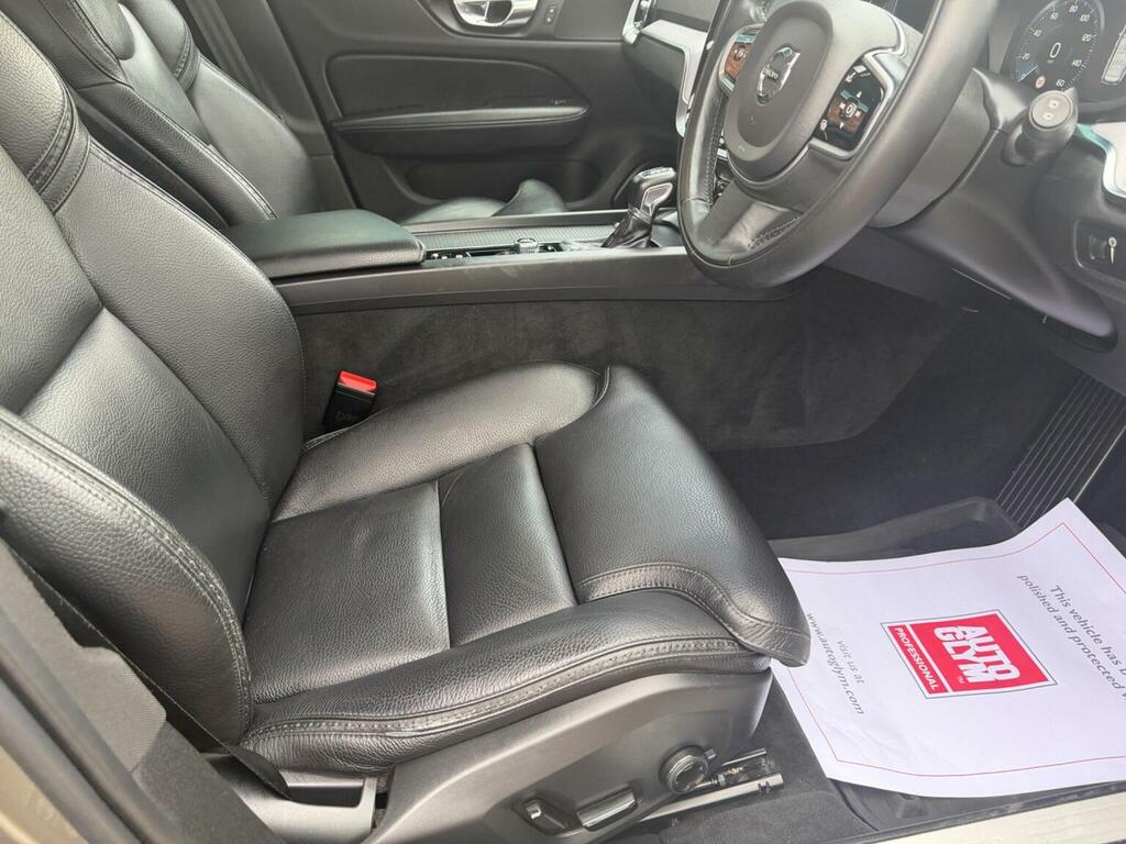 Volvo V60 Cross Country Estate 2.0 T5 Plus Awd Euro 6 Ss 2019 Grey #5