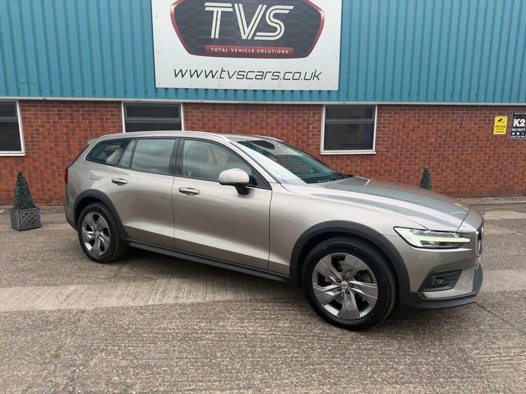 Volvo V60 Cross Country Estate 2.0 T5 Plus Awd Euro 6 Ss 2019 Grey #4