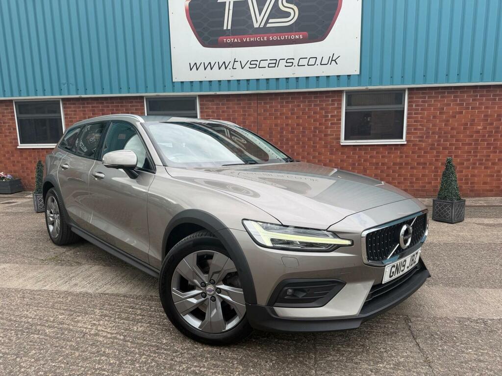 Volvo V60 Cross Country Estate 2.0 T5 Plus Awd Euro 6 Ss 2019 Grey #2