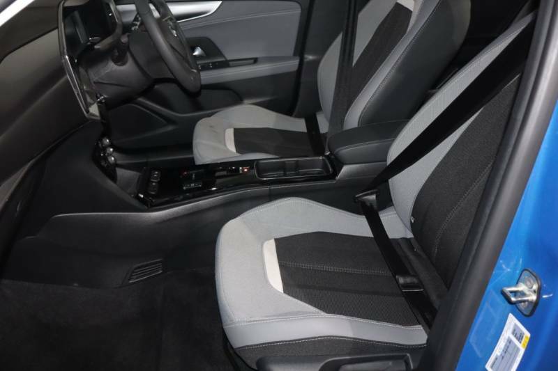 Vauxhall Mokka-e 100Kw Design 50Kwh - 2024 74 Blue #3