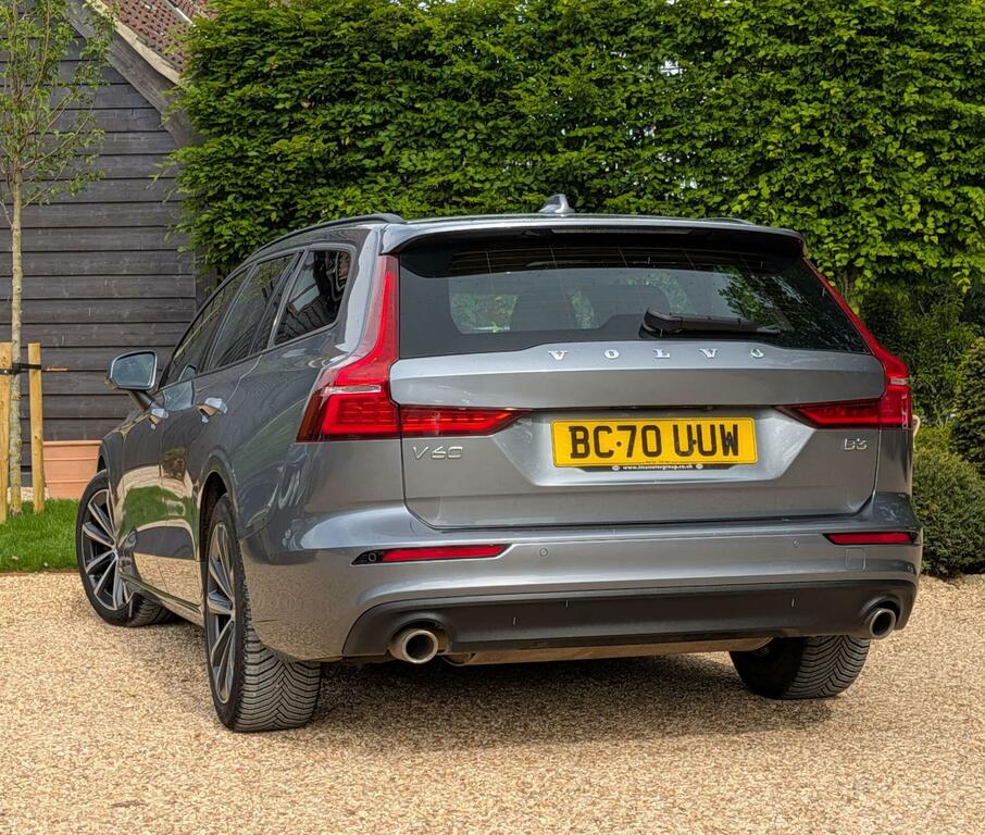 Volvo V60 2.0 B3 Mhev Momentum Euro 6 Ss Grey #2