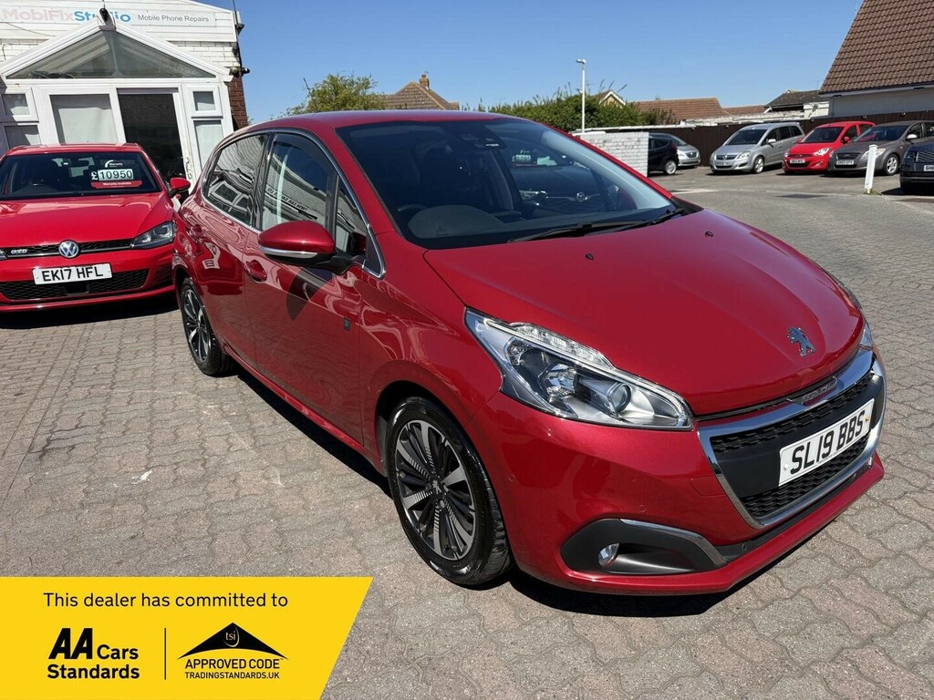 Peugeot 208 1.2 Puretech Tech Edition Euro 6 Ss Red