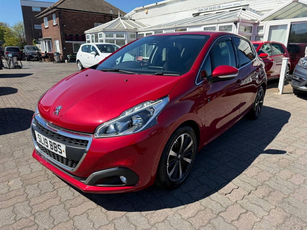 Peugeot 208 1.2 Puretech Tech Edition Euro 6 Ss SL19BBS Red #4