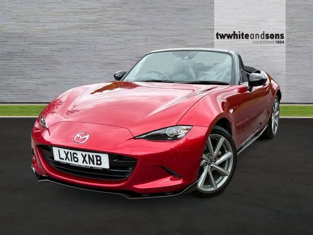 Mazda MX-5 Sport Recaro Red