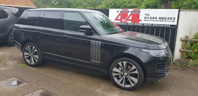 Land Rover Range Rover 5.0 P565 V8 Sv Dynamic Suv Petro Black