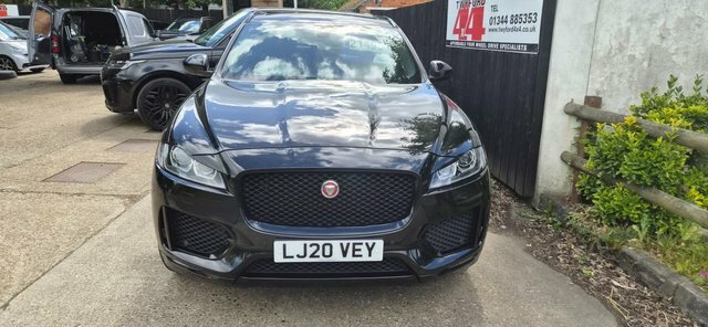 Jaguar F-Pace 2.0 P250i Chequered Flag Suv Awd E LJ20VEY Black #6