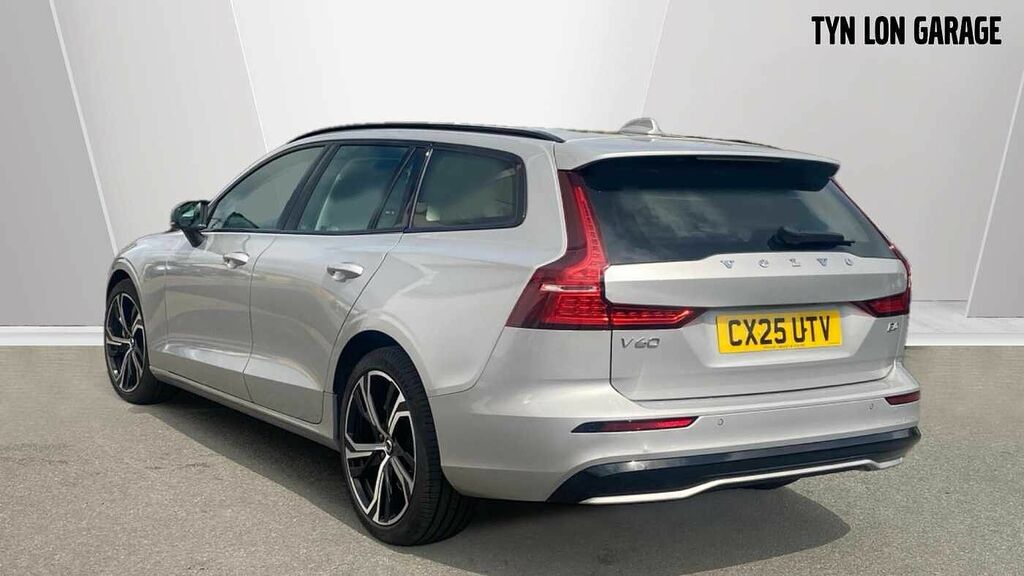 Volvo V60 Plus, B4 Mild Hybrid, Dark CX25UTV Silver #2
