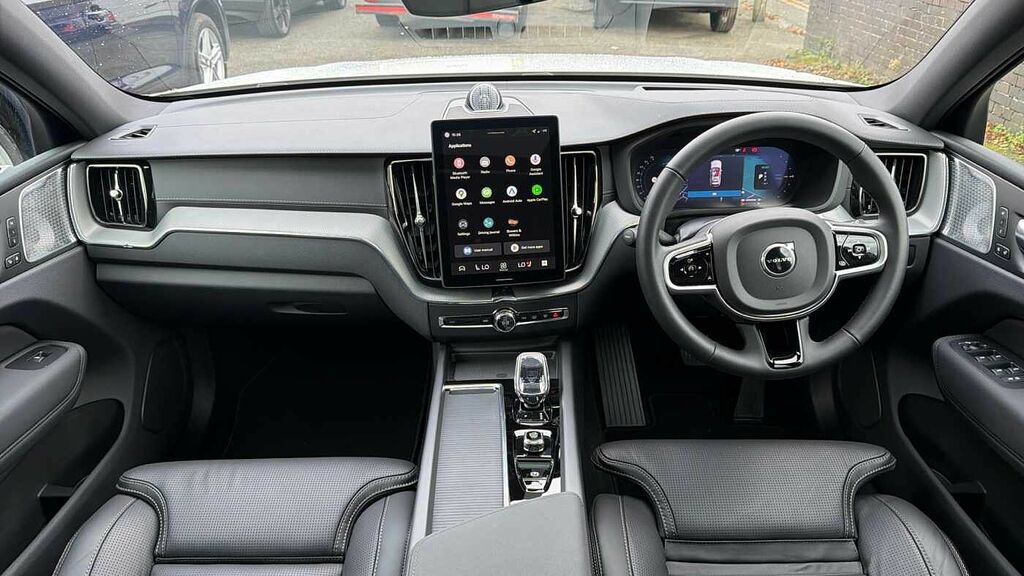 Volvo XC60 Black Edition Ultra, T8 Awd Plug-in Hybrid, Electr CX75RBU White #5