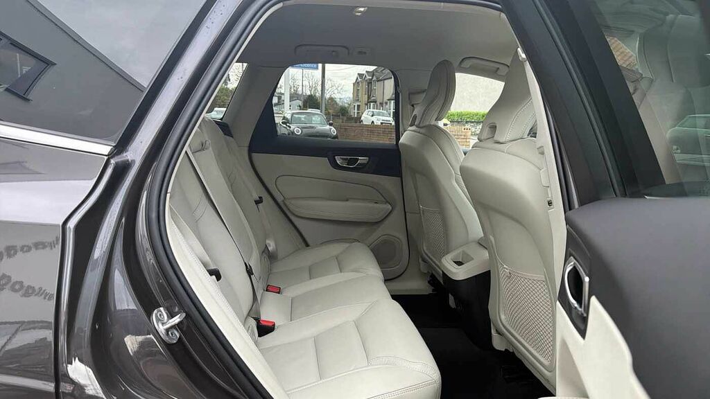 Volvo XC60 2.0 B5p Inscription Pro Awd Geartronic CY22BPX Grey #6