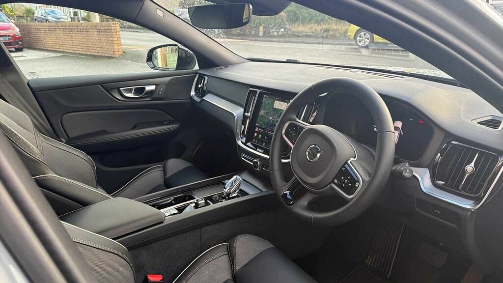 Volvo V60 Plus, B4 Mild Hybrid, Dark CX75RMO Grey #4
