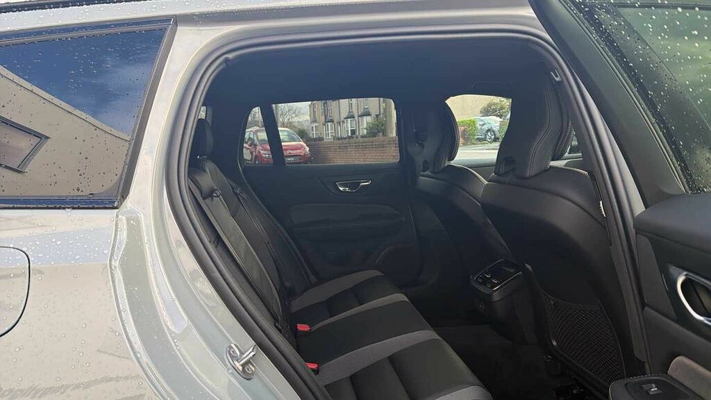 Volvo V60 Plus, B4 Mild Hybrid, Dark CX75RMO Grey #6