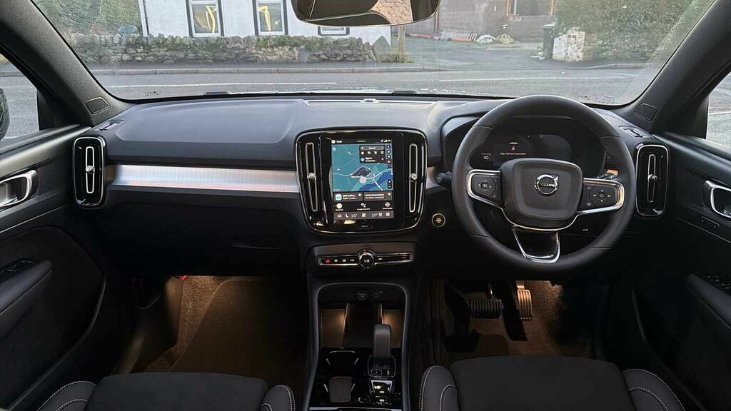 Volvo XC40 Plus, B4 Mild Hybrid, Dark CY75DYG Grey #5