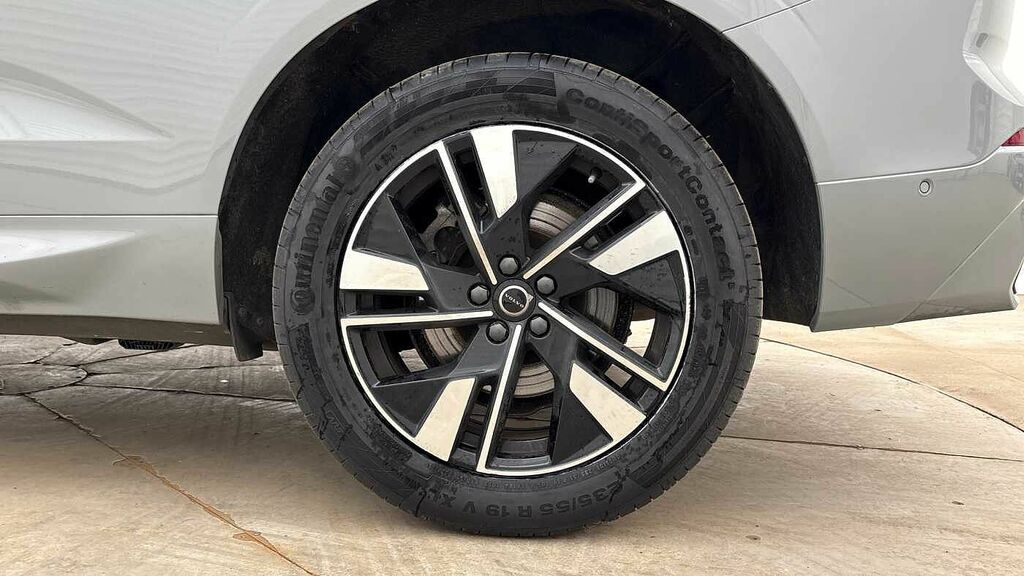 Volvo XC60 Plus, B5 Awd Mild Hybrid, Dark RJ25YKW Grey #4