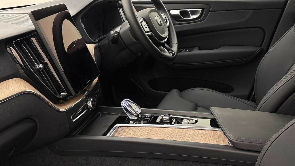 Volvo XC60 Plus, B5 Awd Mild Hybrid, Dark RJ25YKW Grey #6