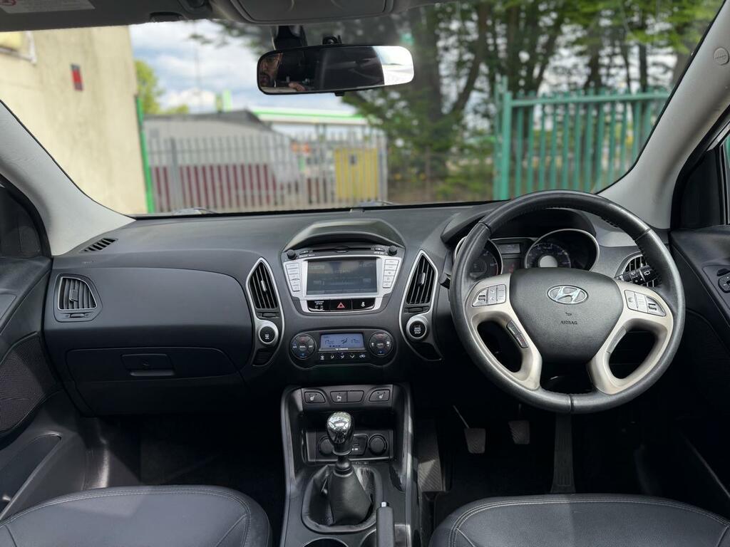 Hyundai Ix35 1.7 Crdi Premium Euro 5 Ss White #2