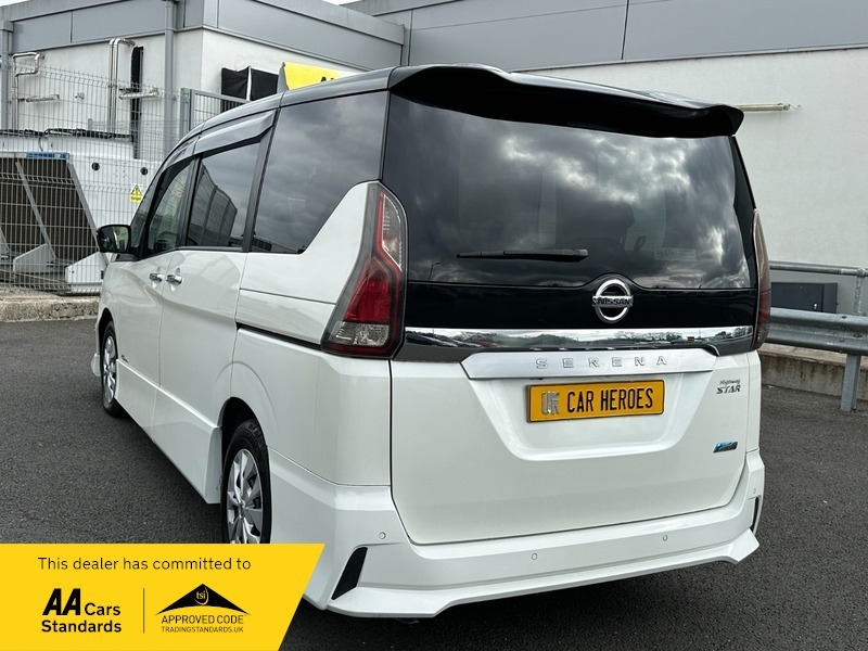 Nissan Serena 2.0 S-hybrid 8 White #2