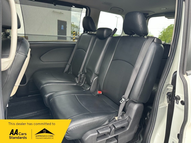 Nissan Serena 2.0 S-hybrid Puredrive 125 Bhp Black #13