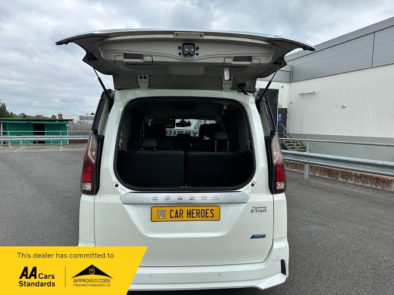 Nissan Serena 2.0 S-hybrid Puredrive 125 Bhp Black #21