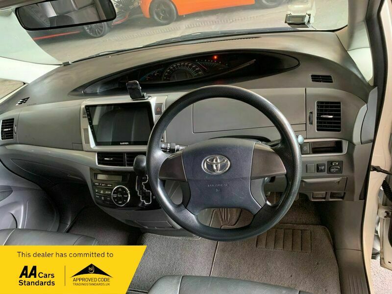 Toyota Estima Aeras 8 Seater Silver #2