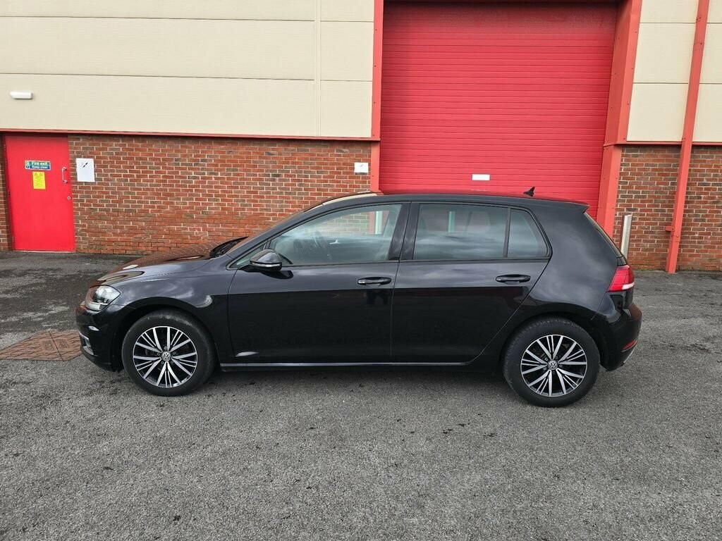 Volkswagen Golf 1.6L Se Nav Black