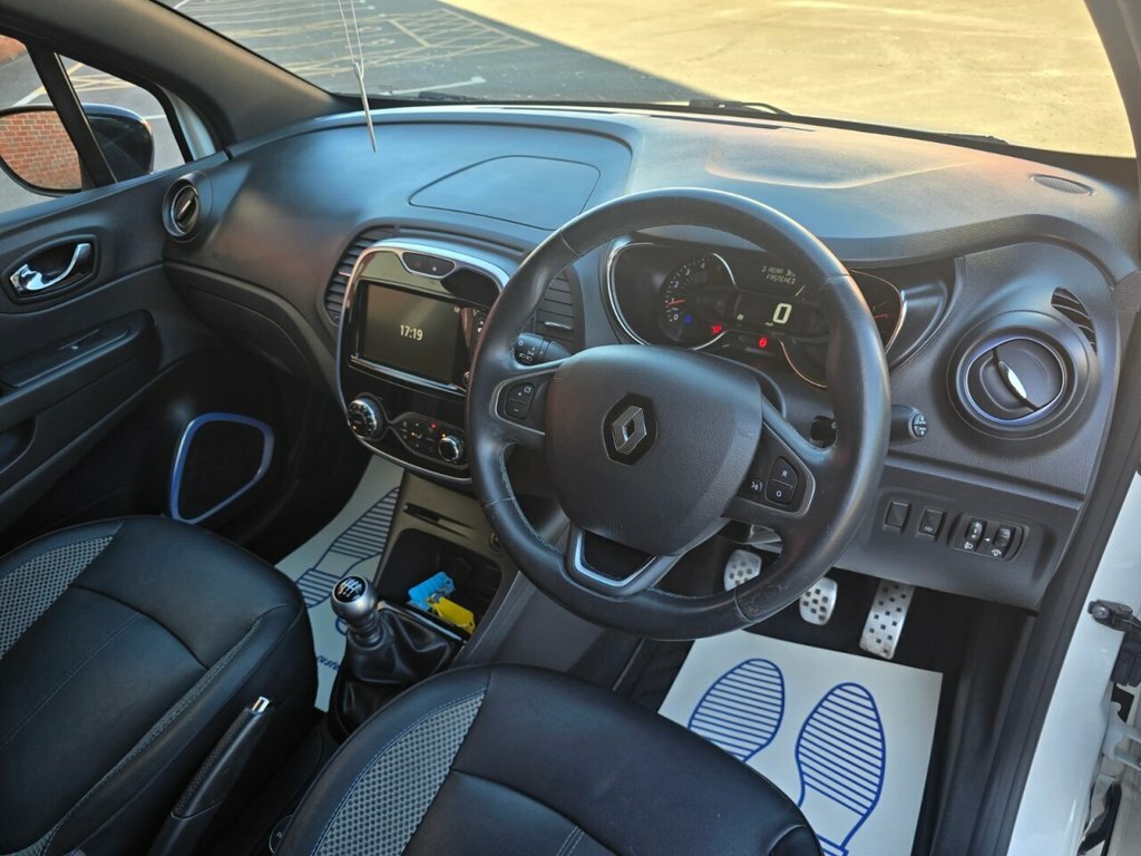 Renault Captur 1.5L Iconic Nav LG66YLJ White #3