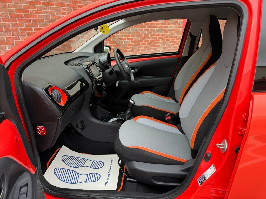 Toyota Aygo 1L X-cite FE15KZB Orange #3