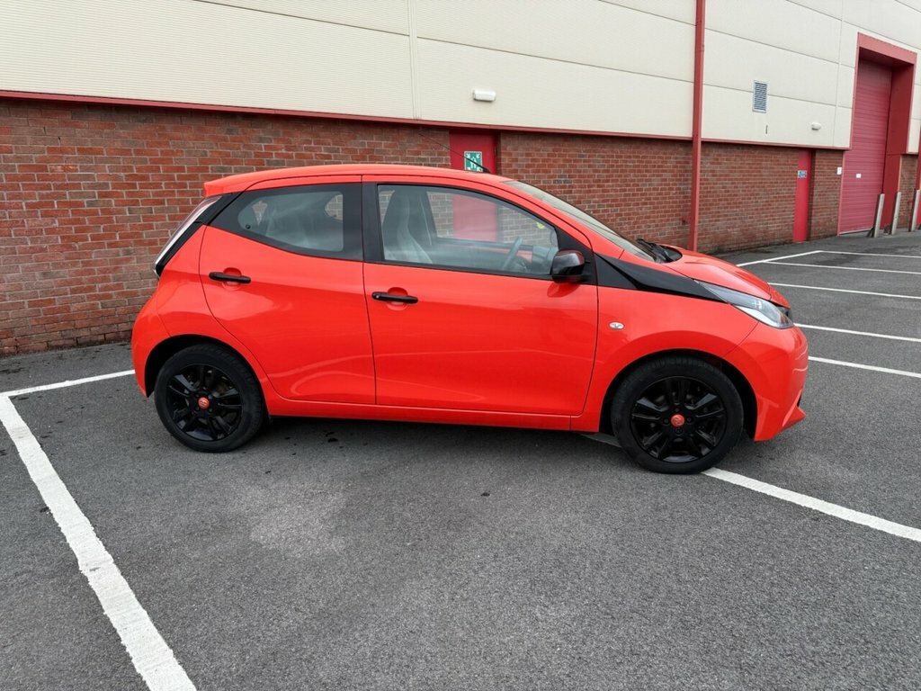 Toyota Aygo 1L X-cite FE15KZB Orange #2