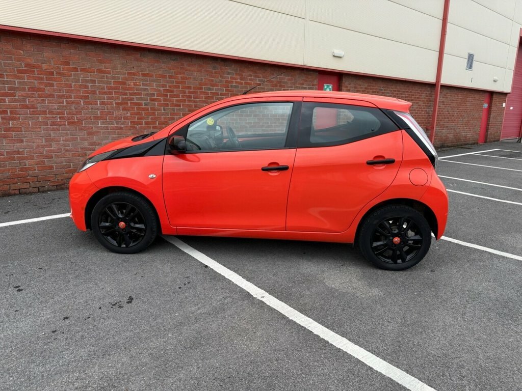 Toyota Aygo 1L X-cite FE15KZB Orange #5