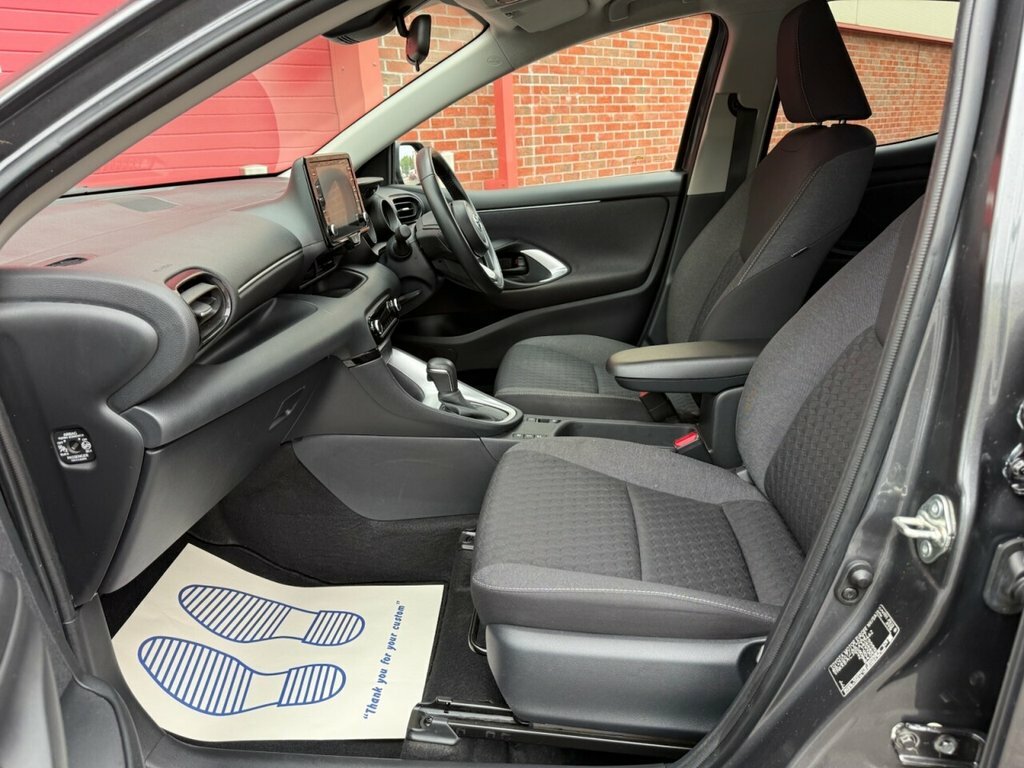 Toyota Yaris 1.5L Design Grey