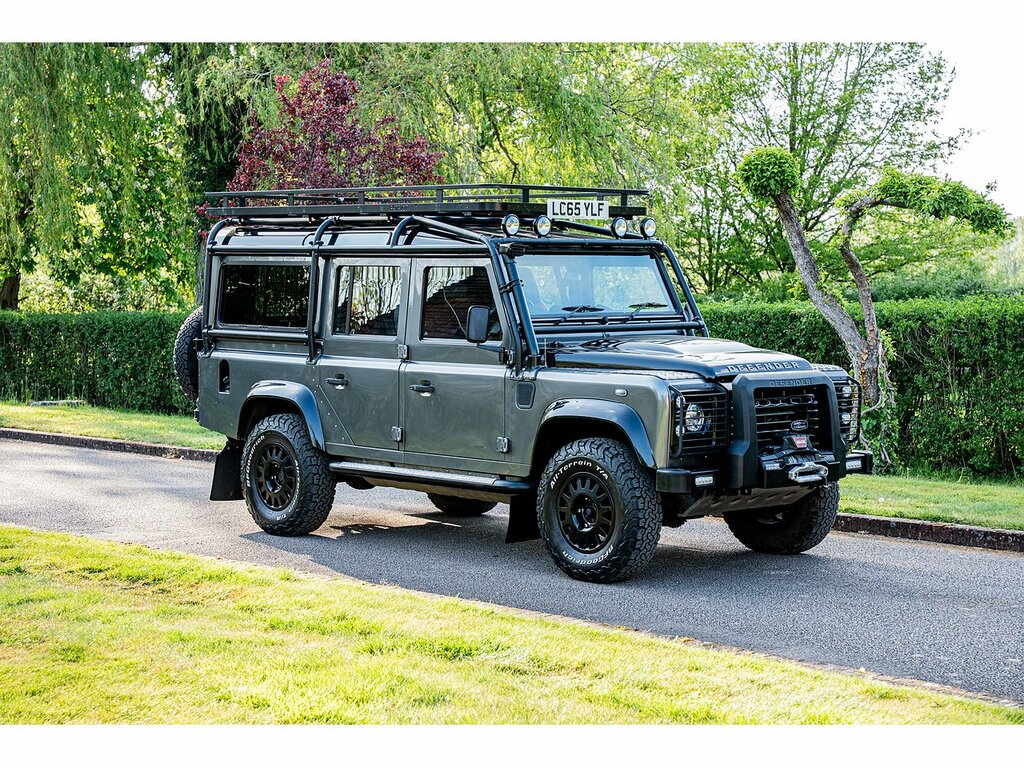 Land Rover Defender 110 Tdci Adventure Grey #2