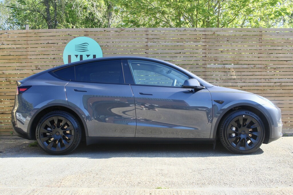Tesla Model Y Suv LB72UZG Grey #5