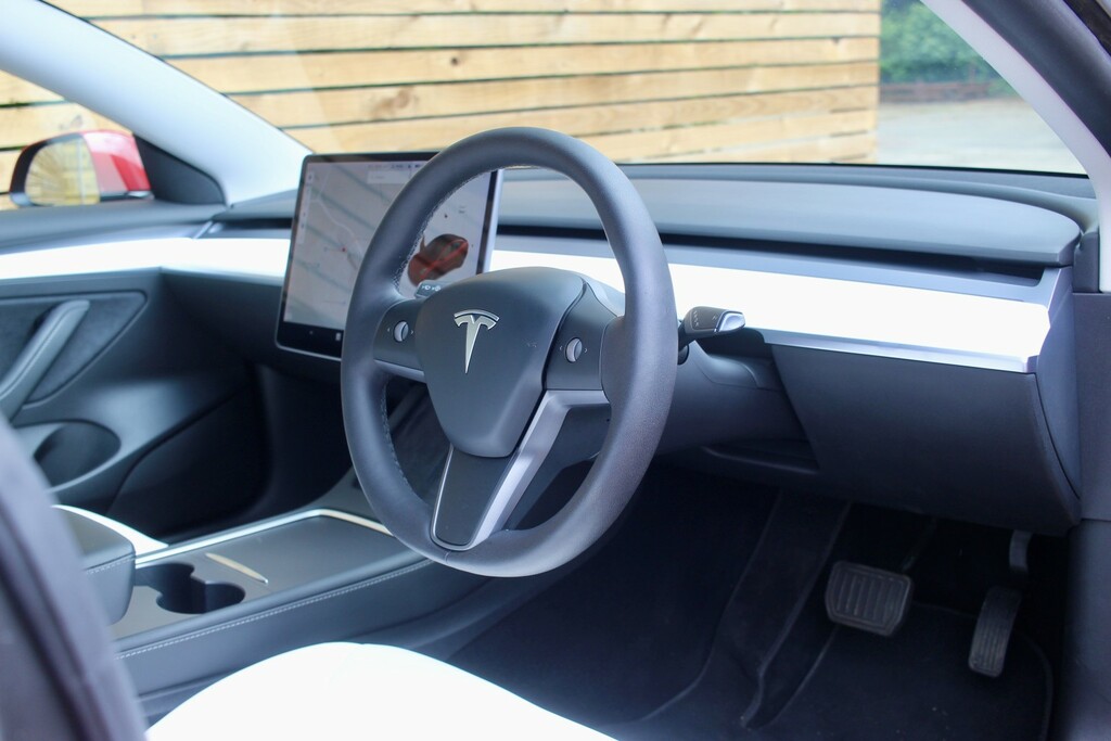 Tesla Model 3 Saloon LA21JKE Red #6