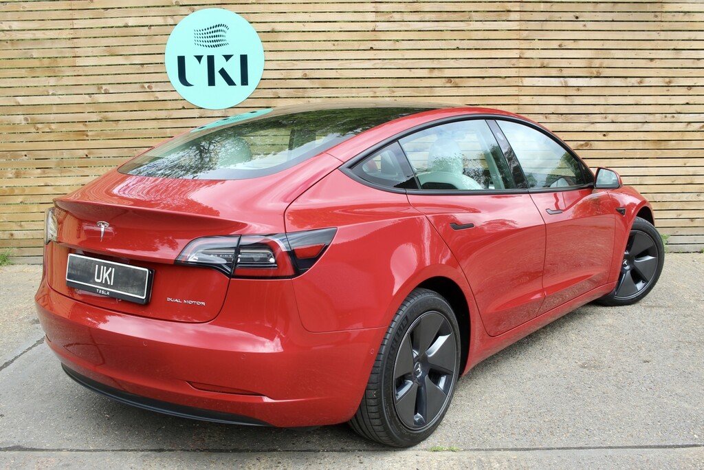 Tesla Model 3 Saloon LA21JKE Red #4