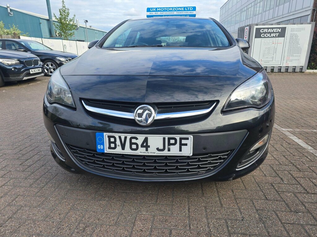 Vauxhall Astra 1.6 16V Design Euro 5 BV64JPF Black #2
